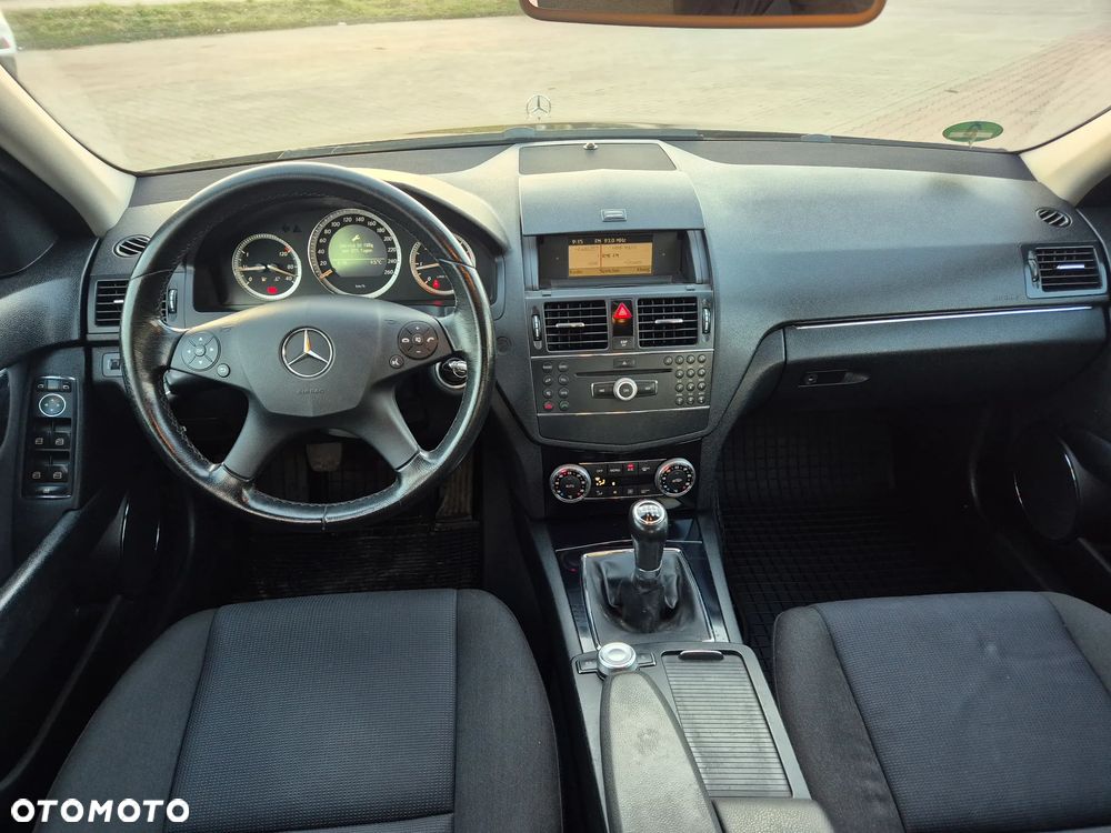 Mercedes-Benz Klasa C 200 CDI DPF BlueEFFICIENCY Elegance - 19