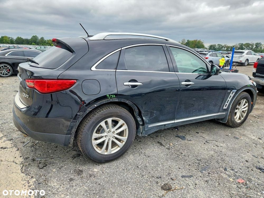 Infiniti QX70 - 3