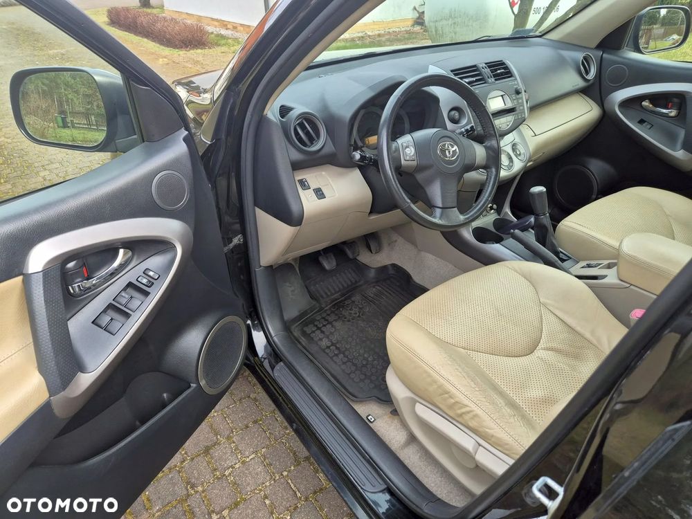 Toyota RAV4 2.0 VVT-i Sol - 8