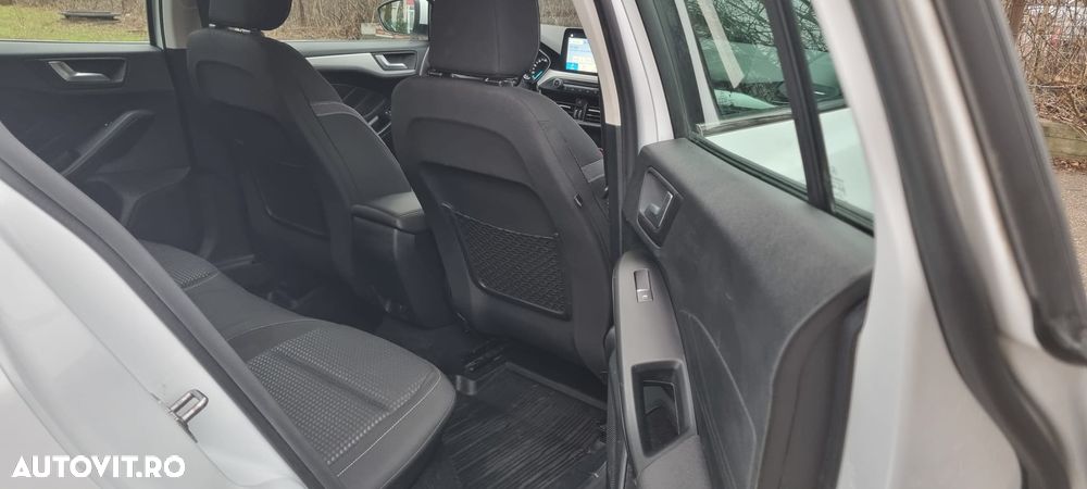 Ford Focus 1.5 EcoBlue Connected - 16