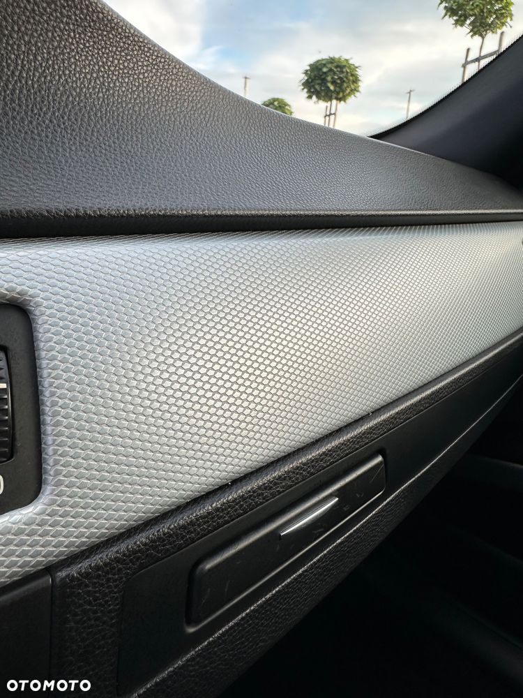 BMW Seria 3 320d DPF Blue Performance Edition Sport - 23