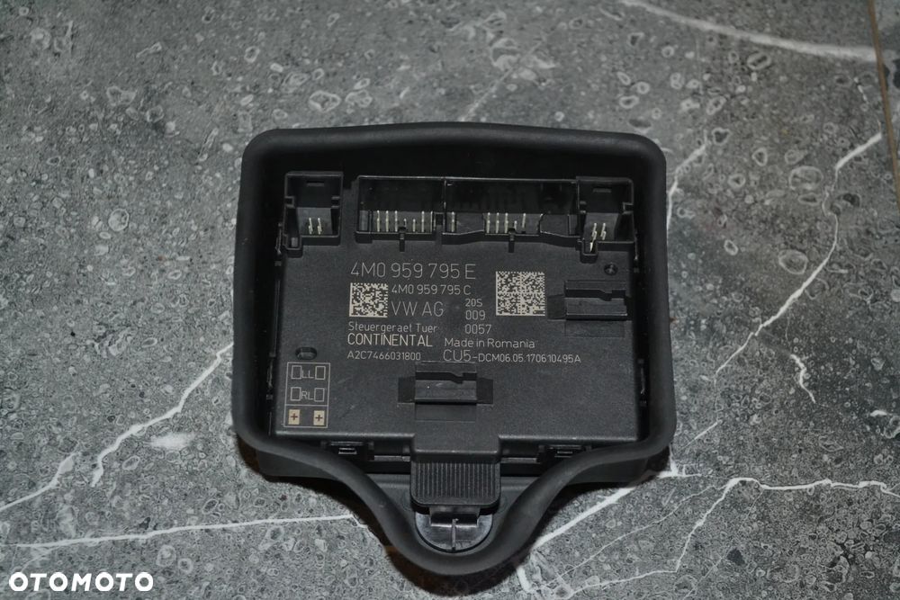 AUDI A4 B9 A5 8W Q7 4M MODUŁ STEROWNIK DRZWI 4M0959795E - 1