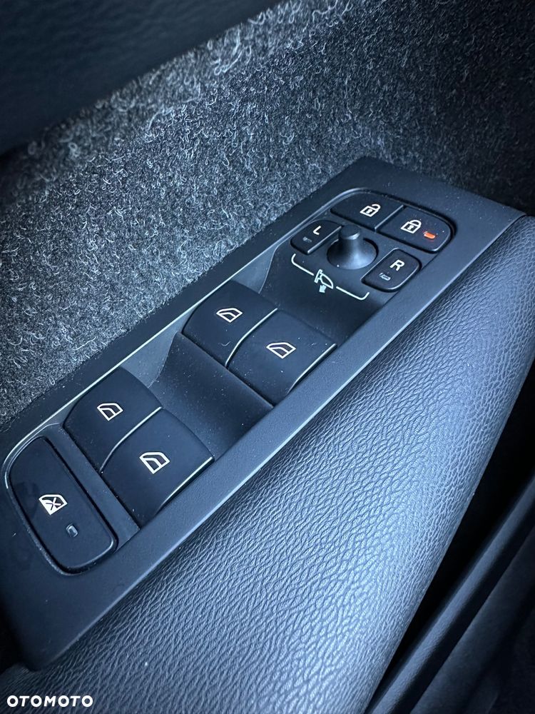 Volvo XC 40 T3 Momentum Pro - 16