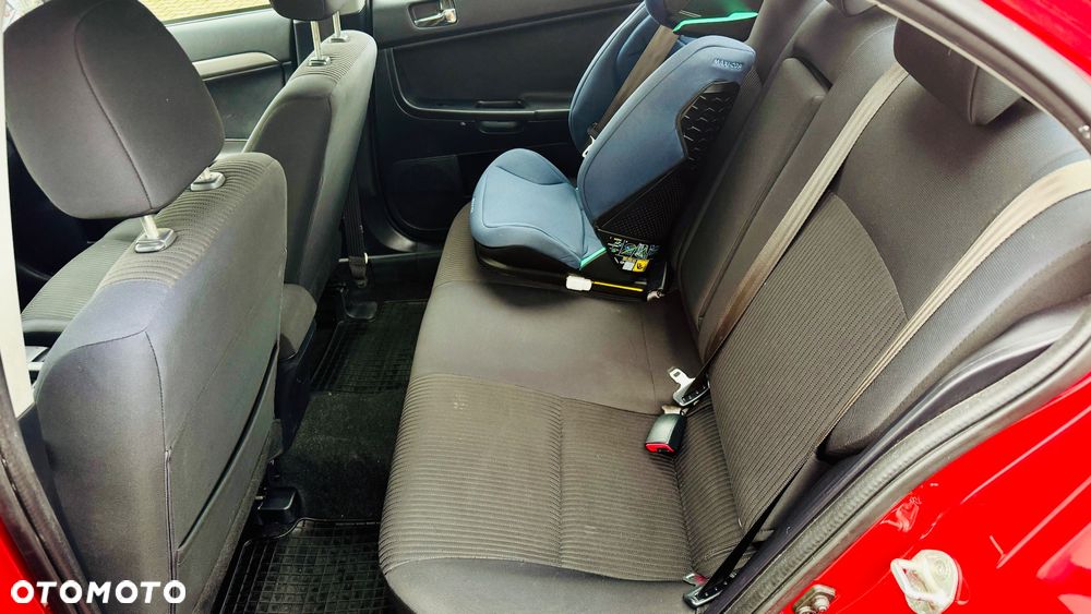 Mitsubishi Lancer - 16