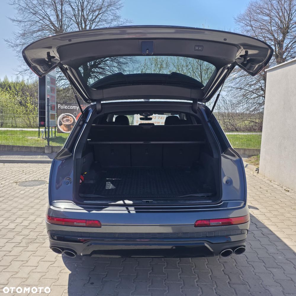 Audi SQ7 - 7