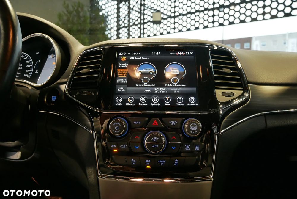 Jeep Grand Cherokee - 27