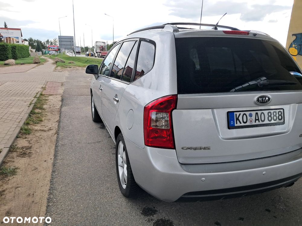 Kia Carens 2.0 CRDi Tour - 9