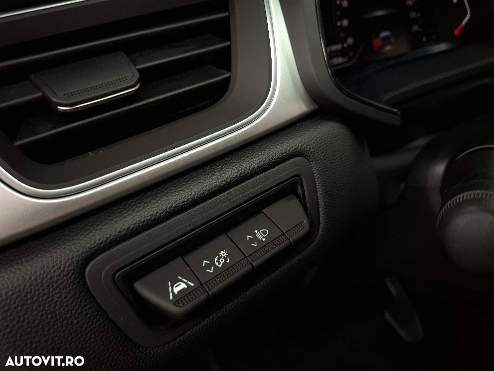Renault Captur 140 MHEV Techno - 17