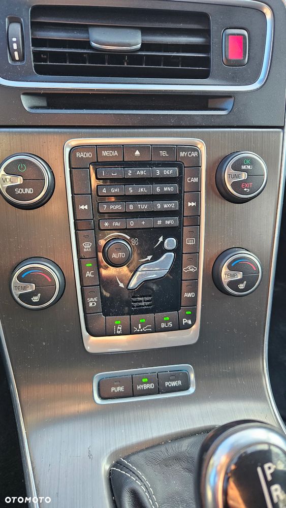 Volvo V60 D6 Plug-In-Hybrid AWD Geartronic Summum - 16