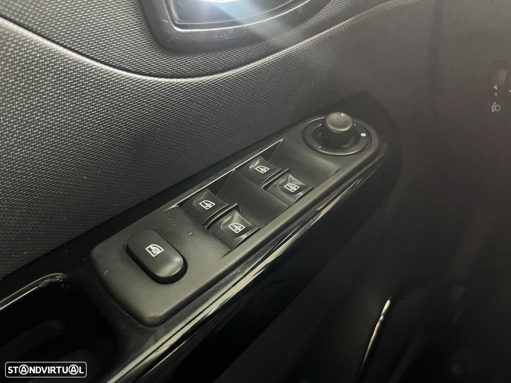 Renault Captur 1.5 dCi - 20