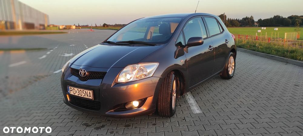 Toyota Auris 1.6 Sol - 2