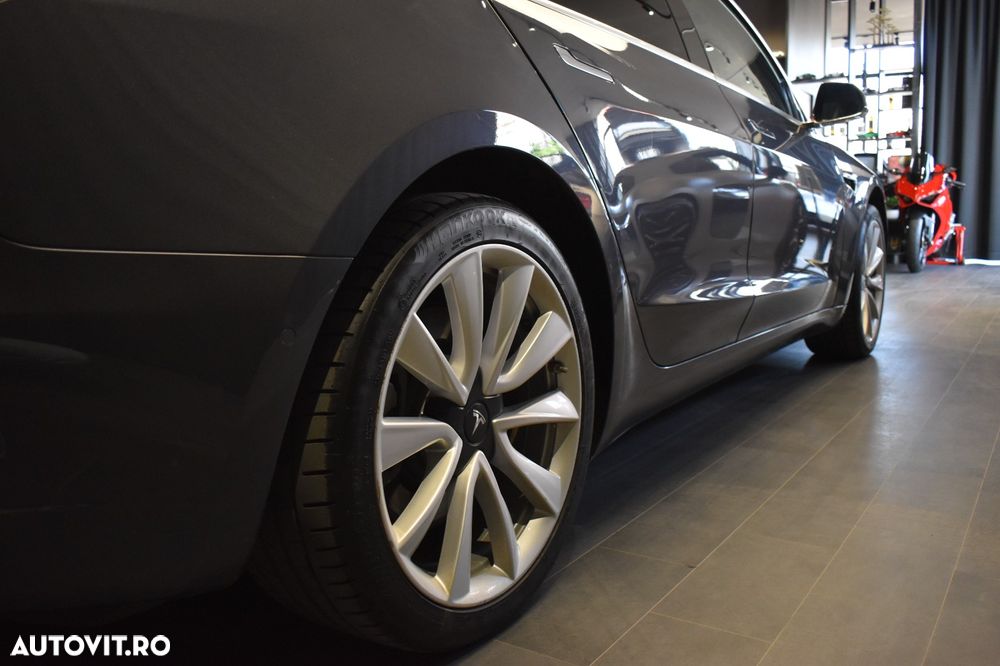 Tesla Model 3 Standard Reichweite Plus Hinterradantrieb - 17