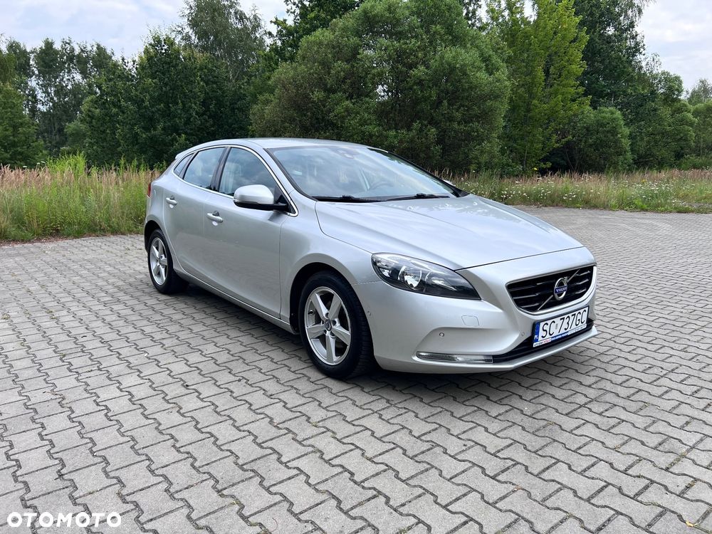 Volvo V40 D2 Momentum - 2