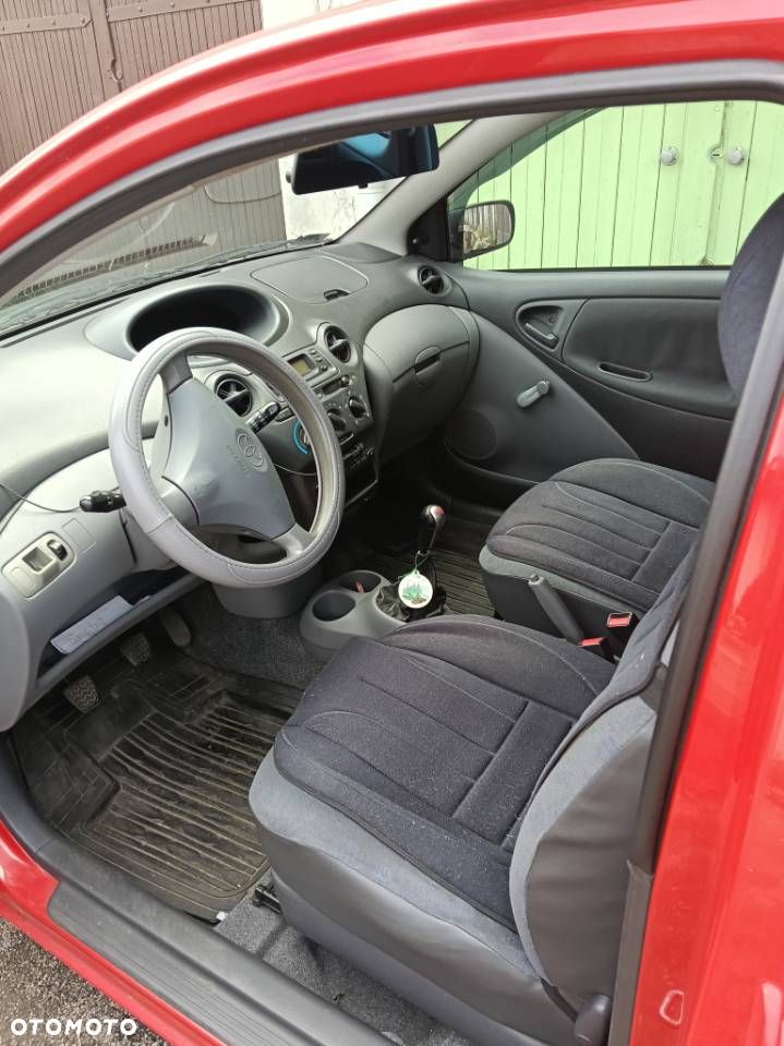 Toyota Yaris 1.0 Base - 5