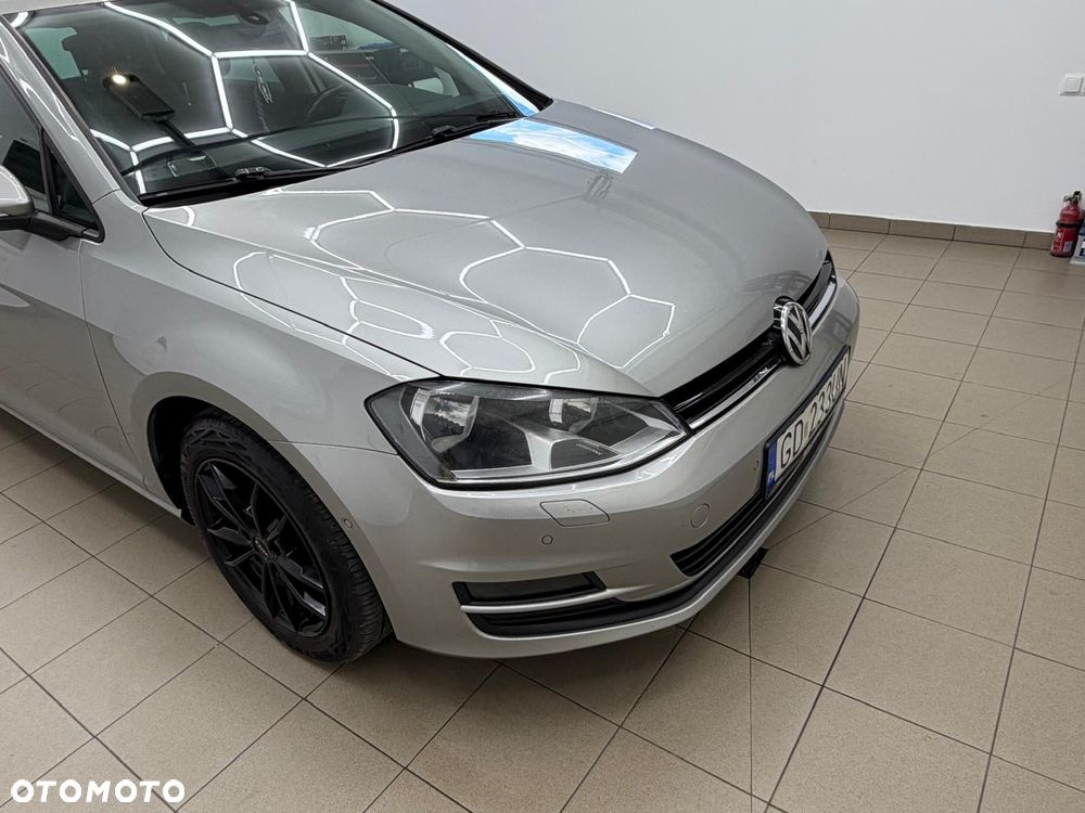 Volkswagen Golf - 1