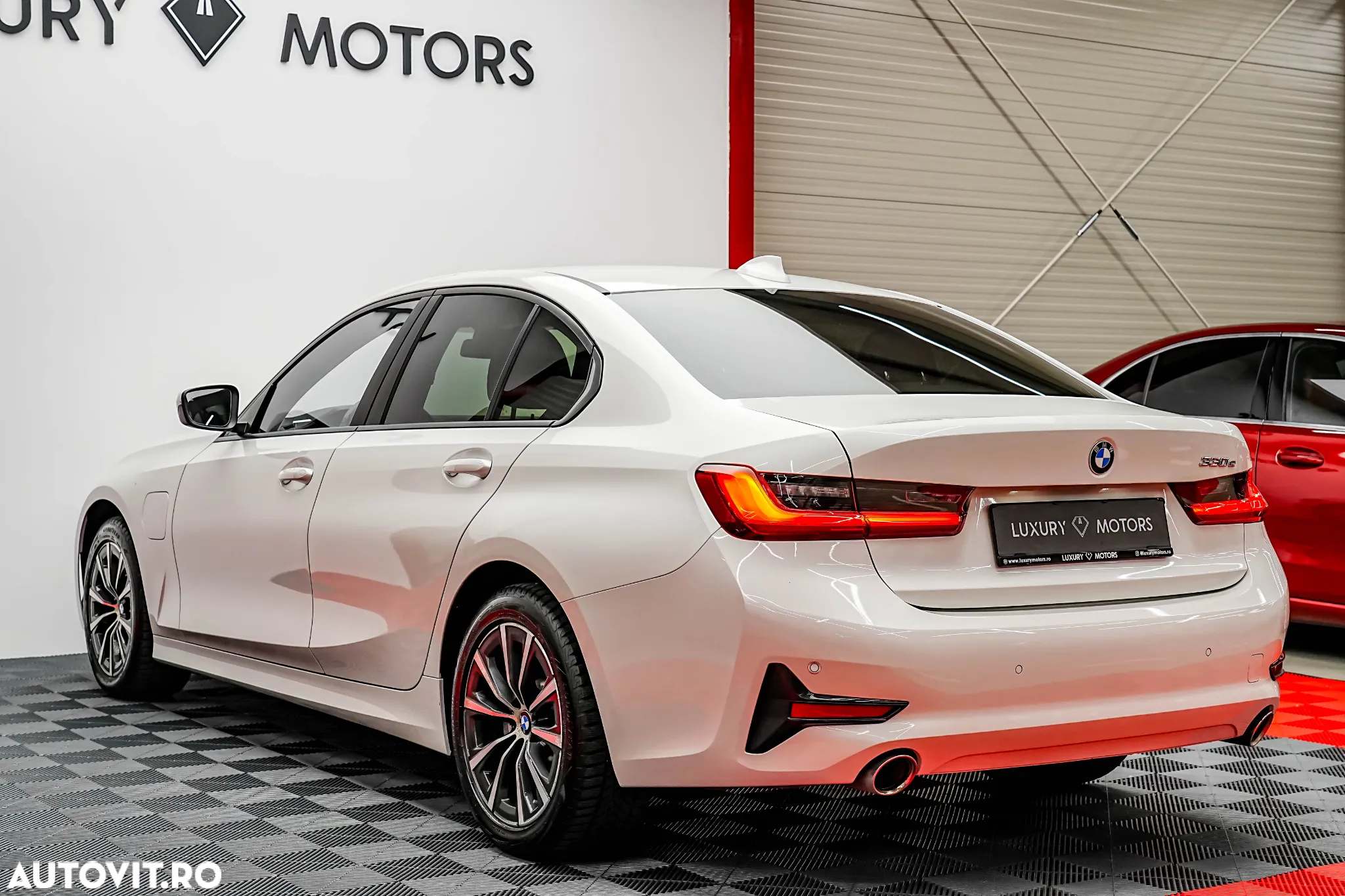 BMW Seria 3 330e Aut. Sport Line - 10