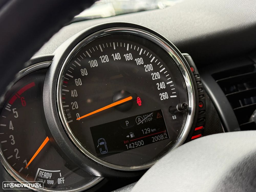 MINI 5 Portas Cooper D Auto - 25