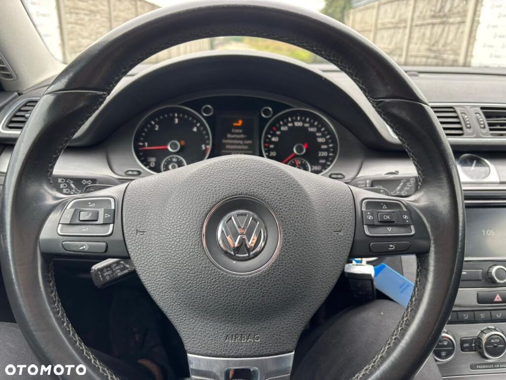 Volkswagen Passat 2.0 Blue TDI DSG SCR Comfortline - 19