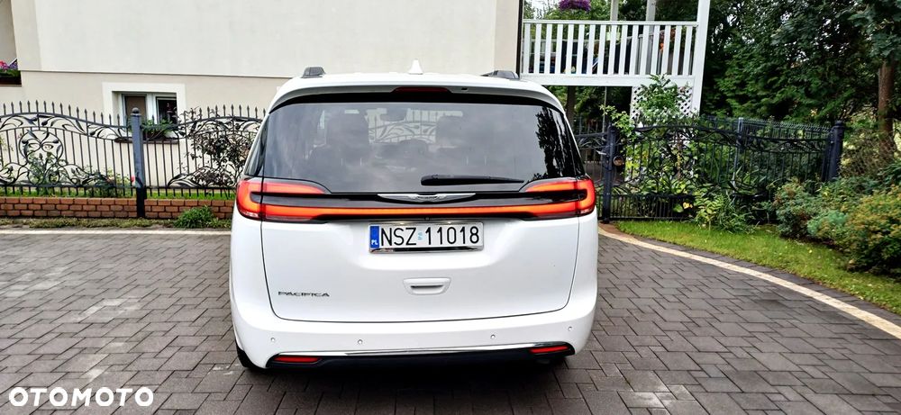 Chrysler Pacifica - 8