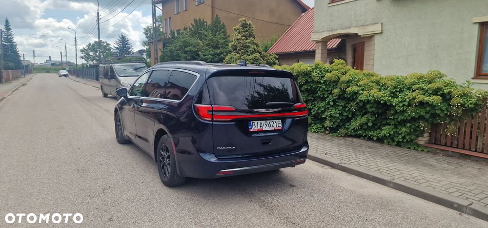 Chrysler Pacifica - 4