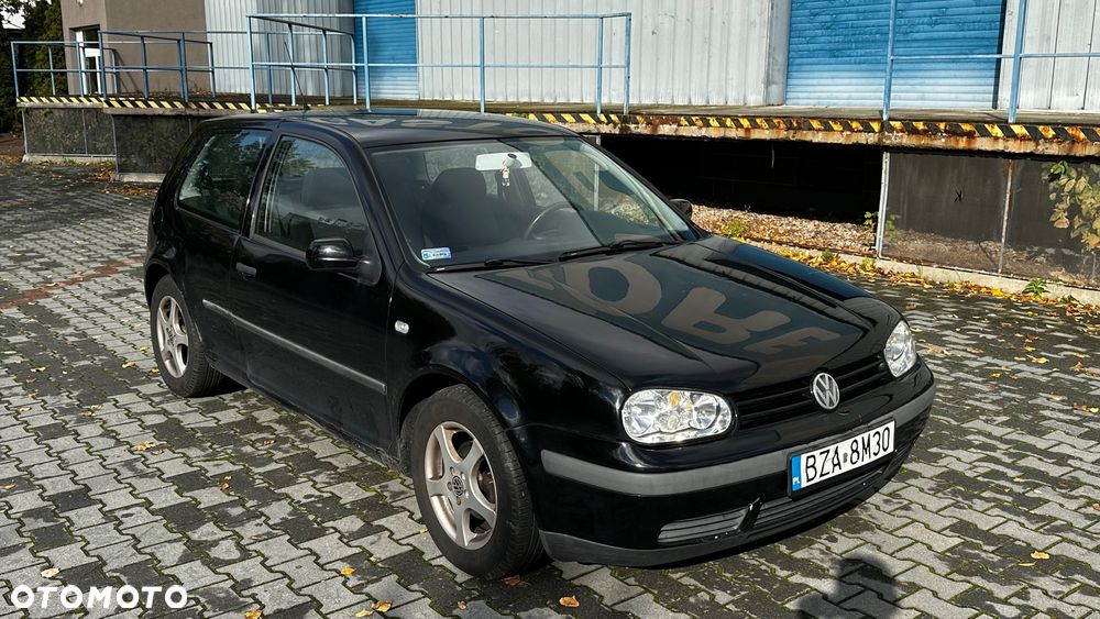 Volkswagen Golf - 1
