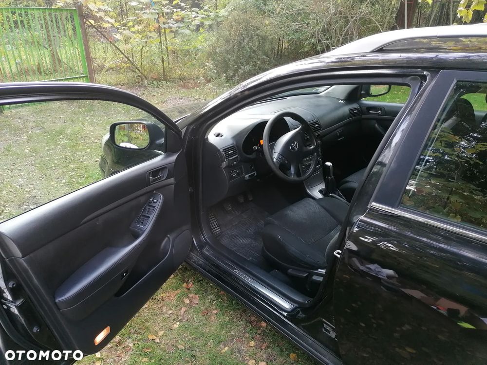 Toyota Avensis 1.8 VVT-i Combi Sol - 6