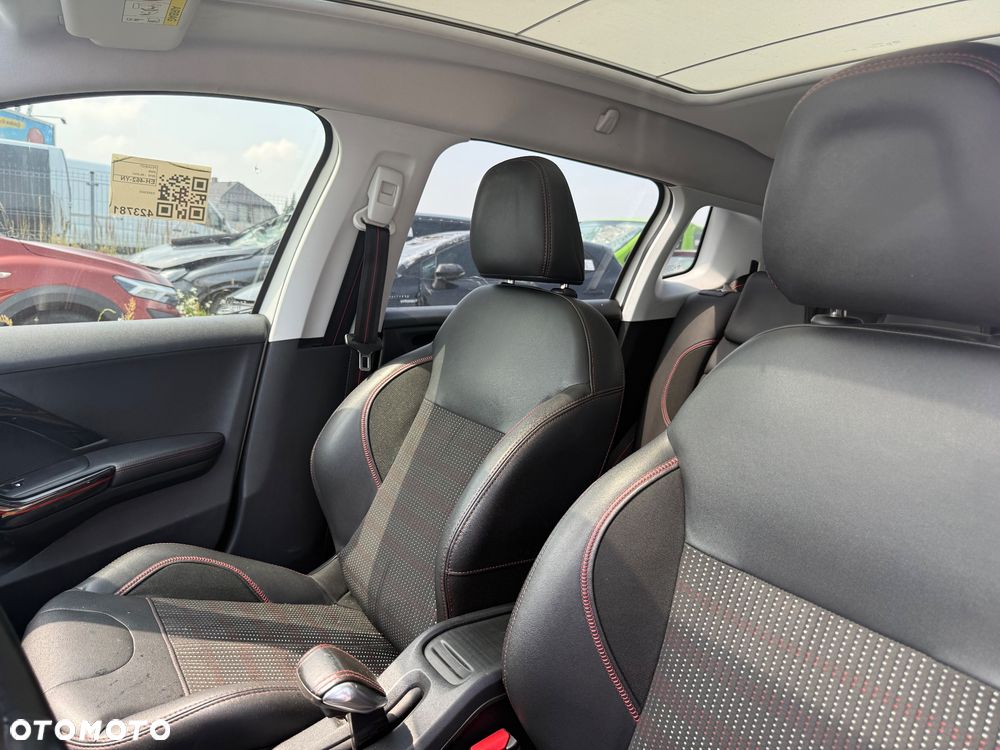 Peugeot 2008 - 9