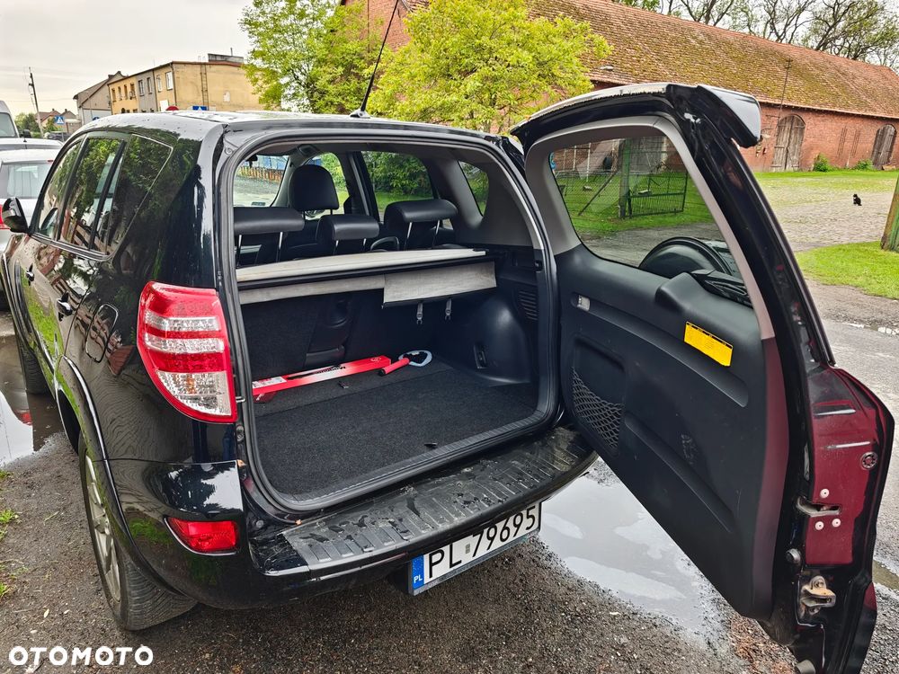 Toyota RAV4 - 10