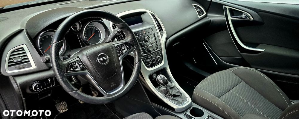 Opel Astra 1.6 Turbo Innovation - 19