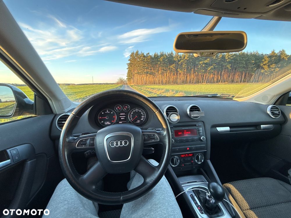 Audi A3 Sportback 2.0 TDI DSG Ambiente - 17
