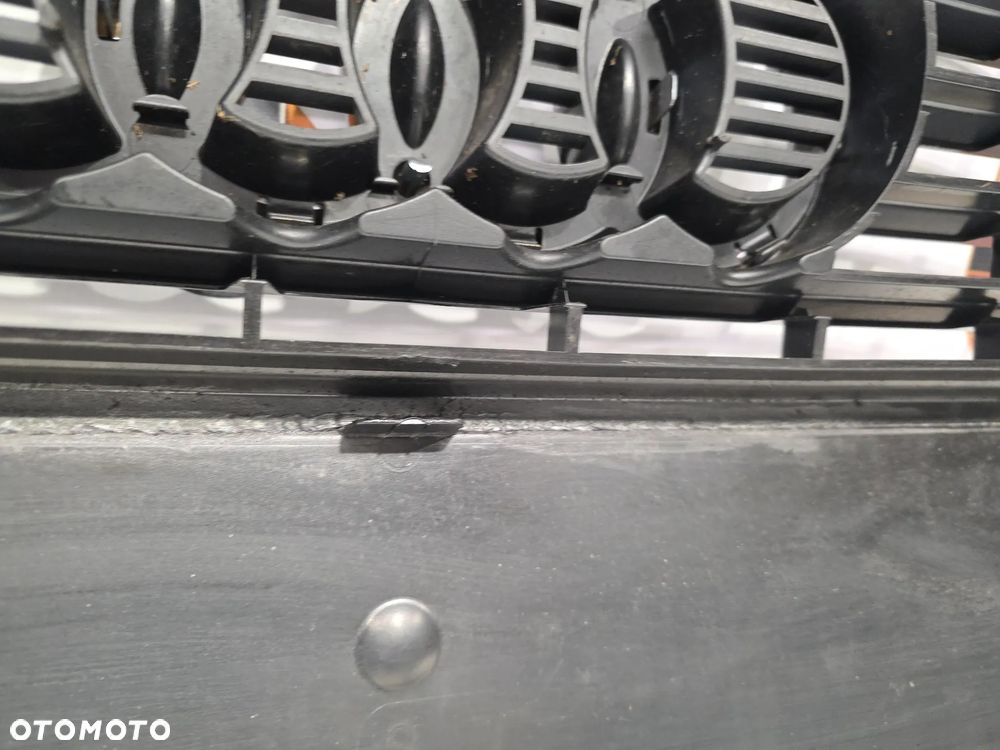AUDI A3 8P0 LIFT 08-12 ATRAPA / GRILL PRZEDNI PRZÓD NA WYSOKI POŁYSK , NR 8P0853651M , NR AUKCJI GL860 - 21