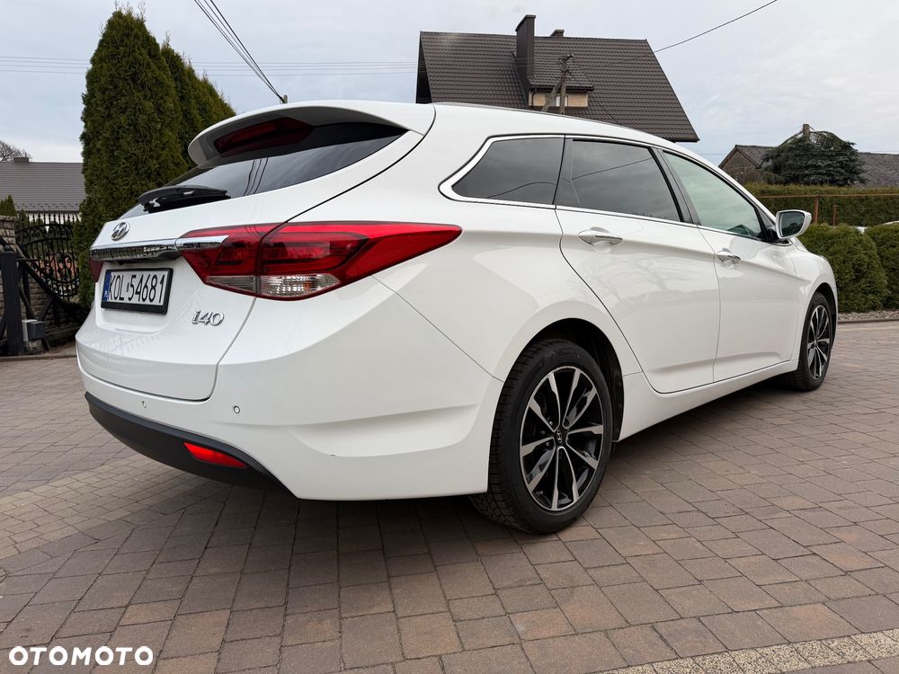 Hyundai i40 Kombi 1.7 CRDi DCT Premium - 3