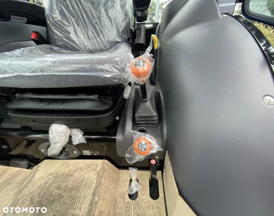 LS Traktor MT3.50 Boomer New Holland Biegi pełzające , klimatyzacja , joystick , 4 pary hydrauliczne - 17