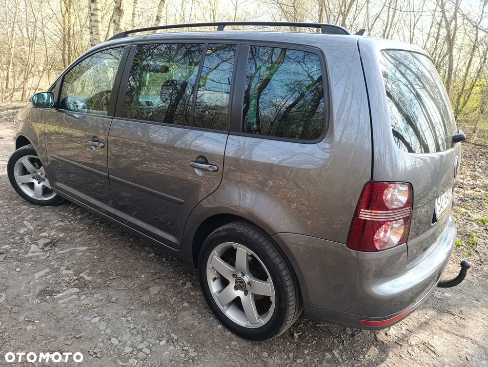 Volkswagen Touran - 6