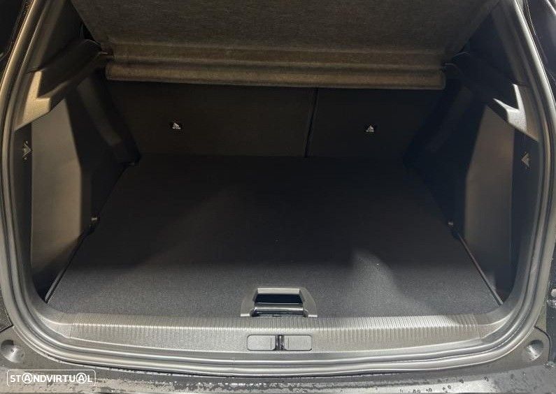 Peugeot e-2008 50 kWh GT - 10