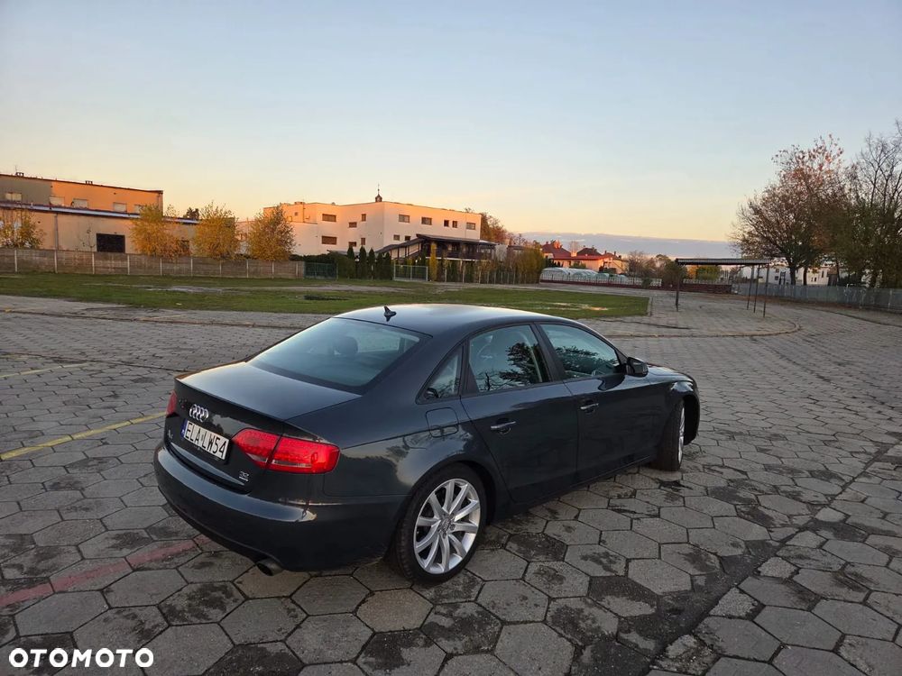 Audi A4 Limousine - 11