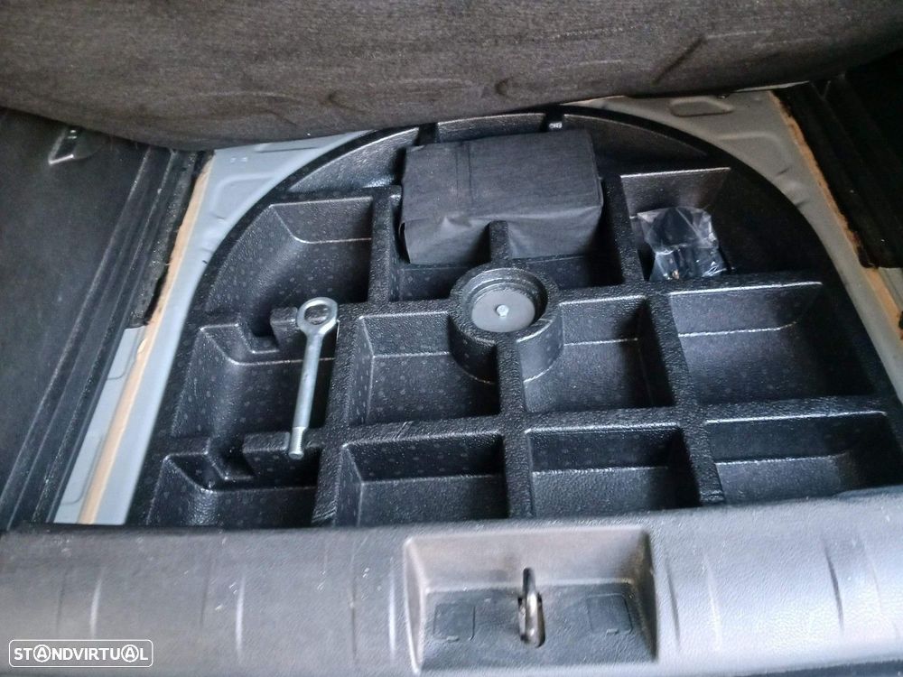 Jeep Renegade 1.6 MJD Limited - 37