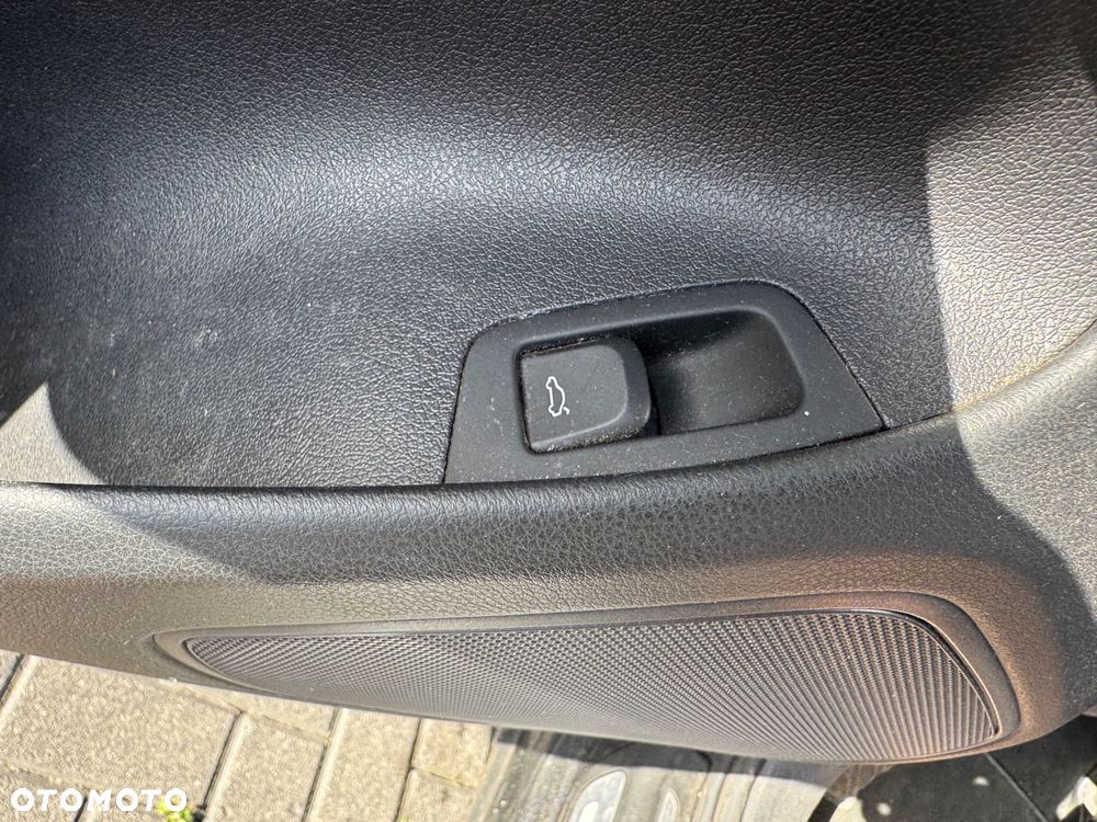 Audi Q3 2.0 TDI S tronic sport - 6