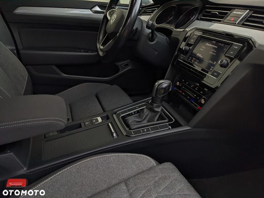 Volkswagen Passat 2.0 TDI SCR Style DSG - 28