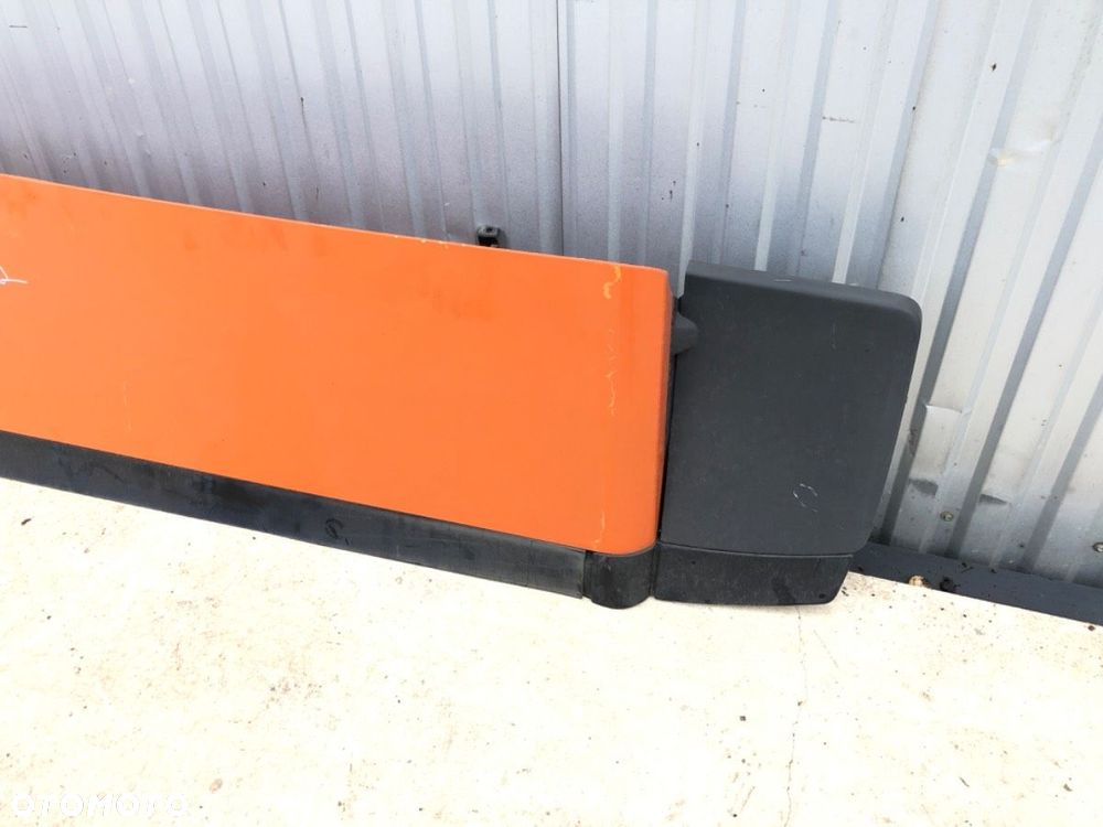 OWIEWKA  ZAKABINOWA PRAWA - 907.00 PLN - SCANIA P,G,R,T - series 2003 - 2022 R 450 - 2