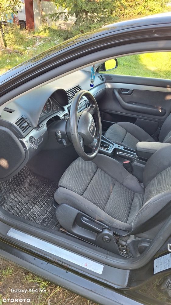 Audi A4 Limousine - 8