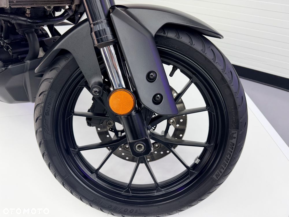 Yamaha MT - 19