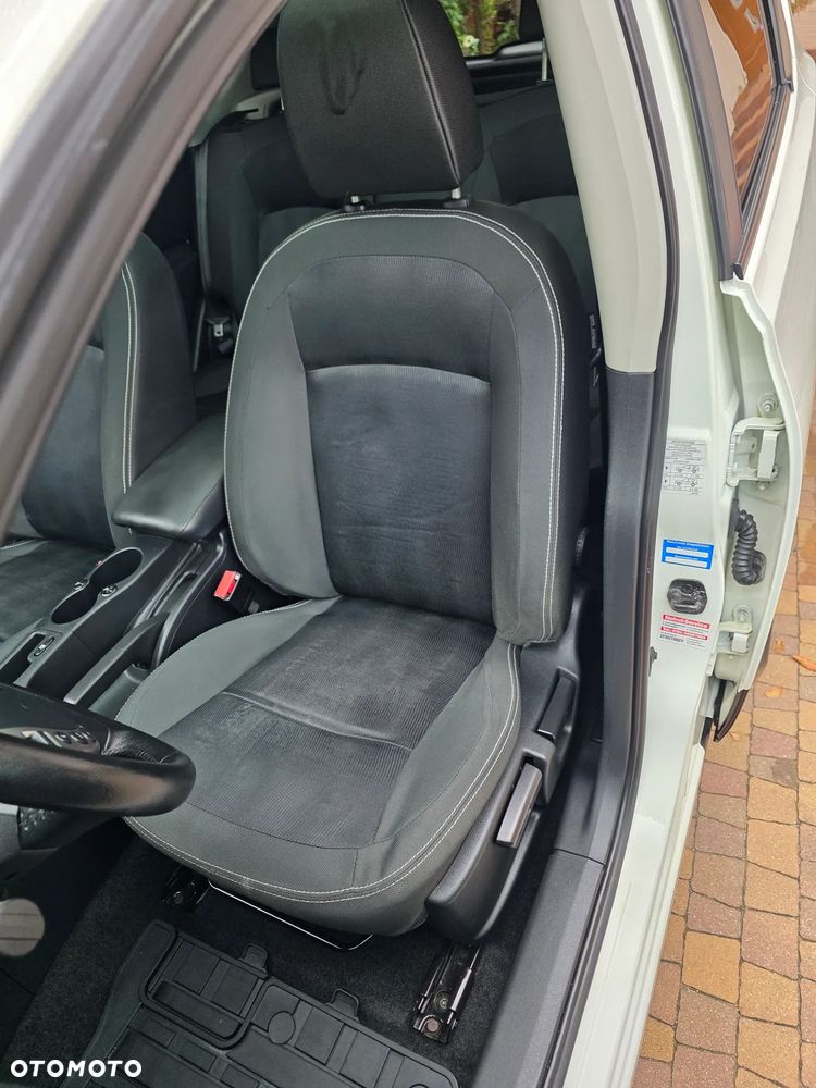 Nissan Qashqai 2.0 dCi DPF tekna - 28
