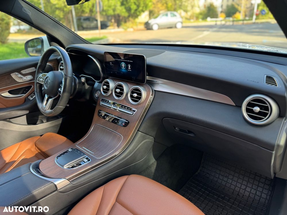 Mercedes-Benz GLC 300 4Matic 9G-TRONIC AMG Line - 28