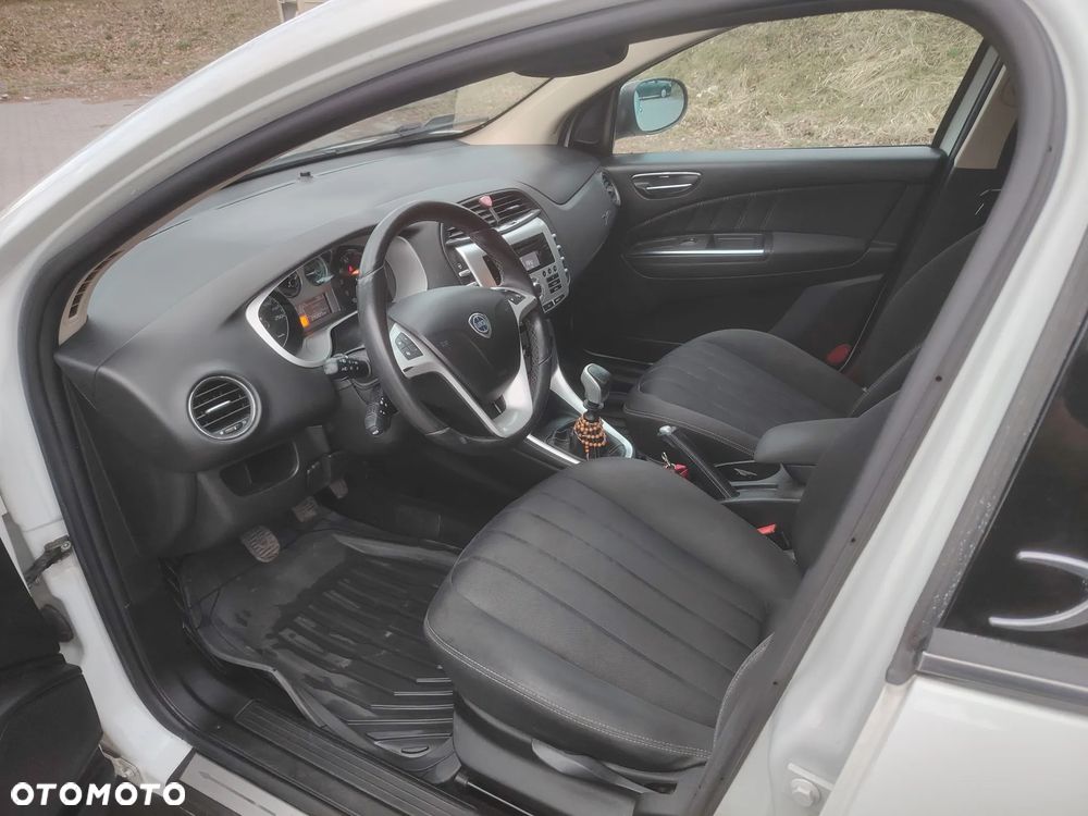 Lancia Delta 1.4 T-Jet Argento Euro5 - 11