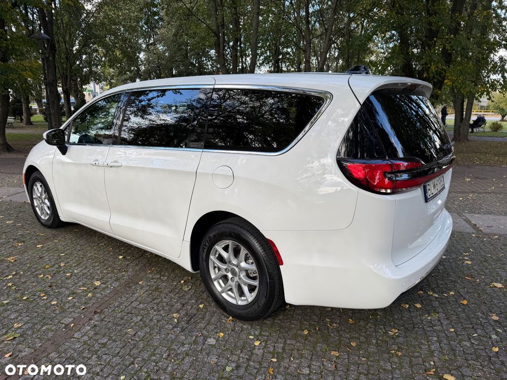Chrysler Pacifica - 4