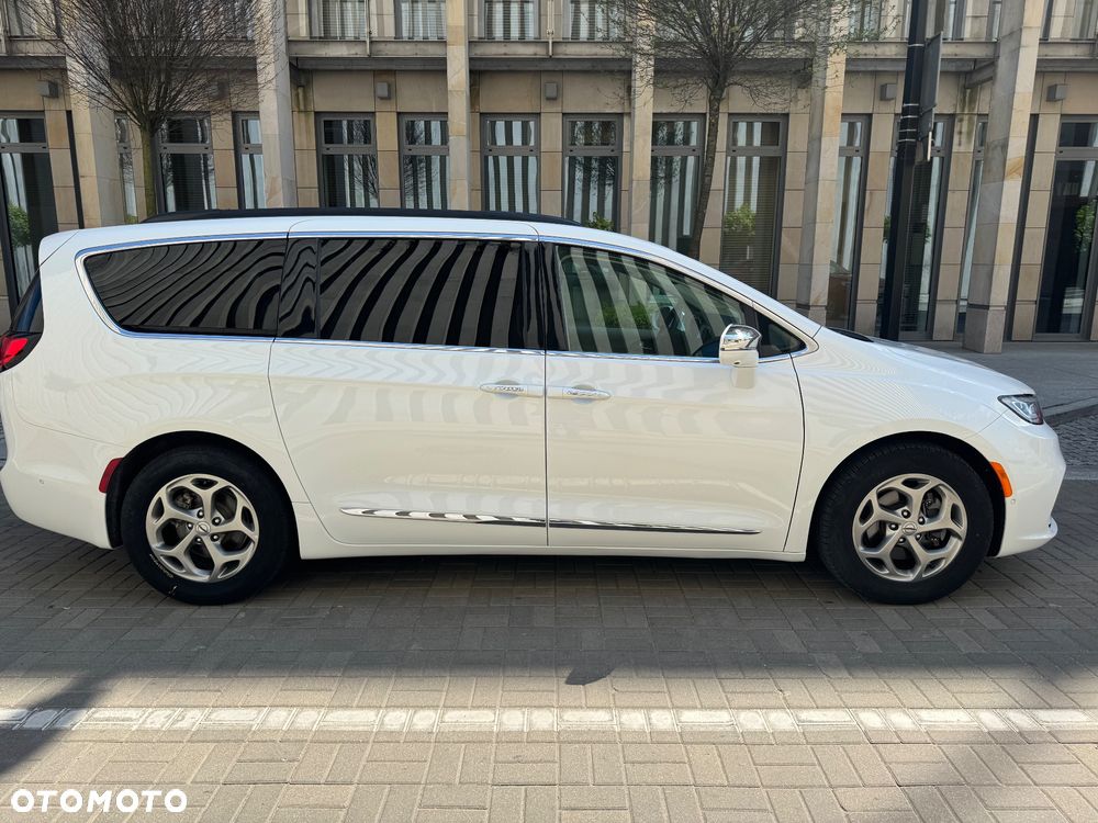 Chrysler Pacifica - 11