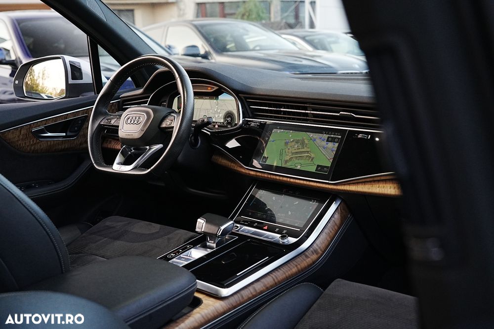 Audi Q7 55 TFSI e quattro tiptronic S line - 28