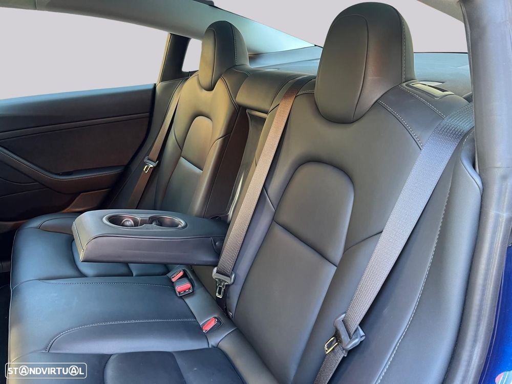 Tesla Model 3 - 40