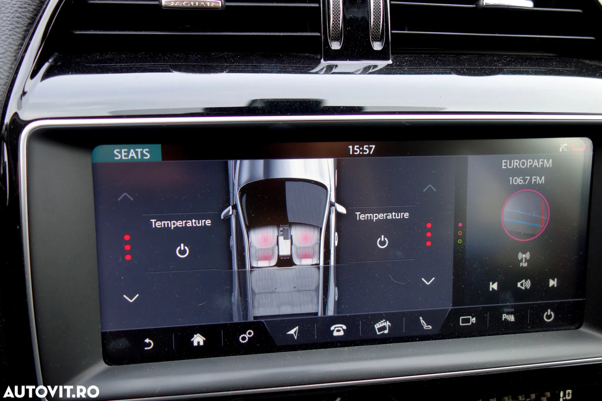 Jaguar F-Pace 20d RWD Pure - 11